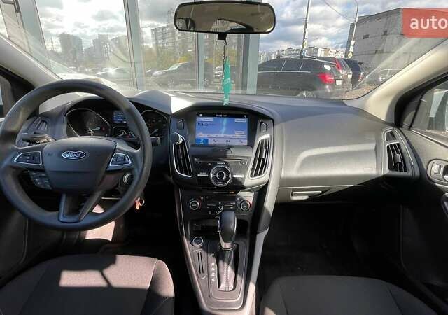 Белый Форд Фокус, объемом двигателя 2 л и пробегом 240 тыс. км за 8290 $, фото 23 на Automoto.ua