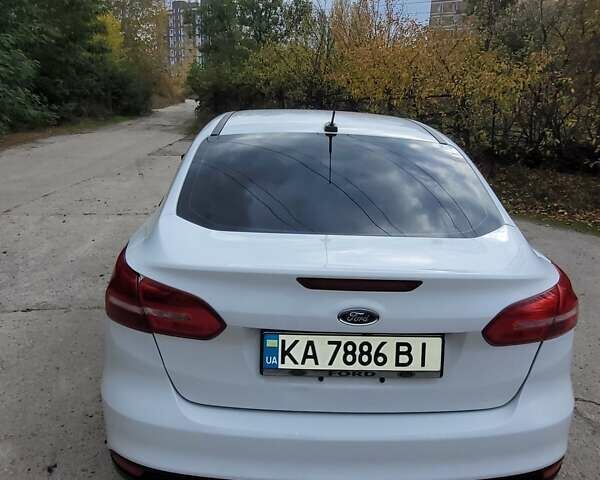Білий Форд Фокус, об'ємом двигуна 2 л та пробігом 245 тис. км за 7500 $, фото 4 на Automoto.ua