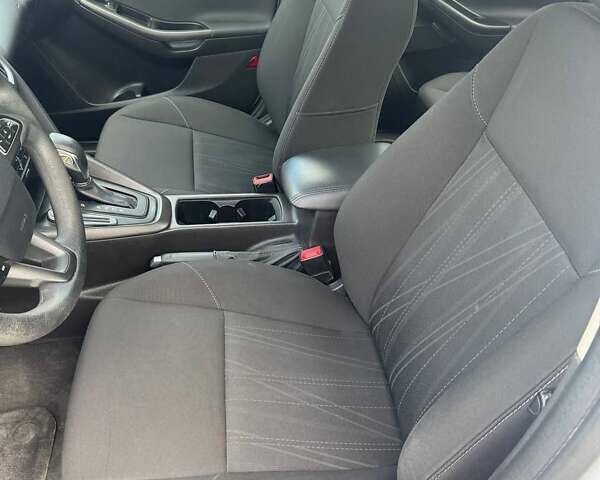 Белый Форд Фокус, объемом двигателя 0 л и пробегом 240 тыс. км за 8500 $, фото 21 на Automoto.ua