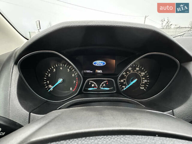 Белый Форд Фокус, объемом двигателя 2 л и пробегом 117 тыс. км за 7900 $, фото 9 на Automoto.ua