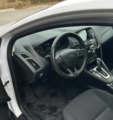 Білий Форд Фокус, об'ємом двигуна 2 л та пробігом 168 тис. км за 9000 $, фото 7 на Automoto.ua