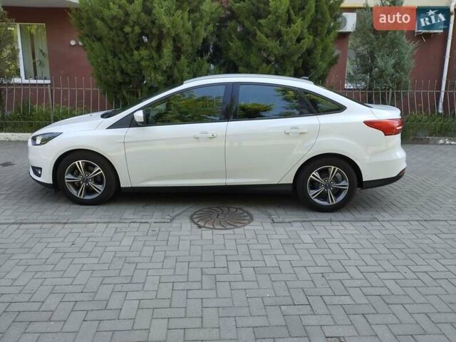 Форд Фокус 2017 у Запоріжжя на Automoto.ua Білий Форд Фокус, об'ємом двигуна 2 л та пробігом 58 тис. км за 9600 $, фото 2 на Automoto.ua