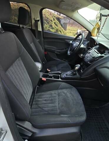 Форд Фокус 2017 в Калуше на Automoto.ua Белый Форд Фокус, объемом двигателя 2 л и пробегом 162 тыс. км за 8500 $, фото 7 на Automoto.ua