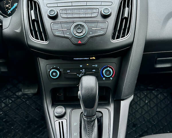 Белый Форд Фокус, объемом двигателя 2 л и пробегом 137 тыс. км за 8700 $, фото 9 на Automoto.ua