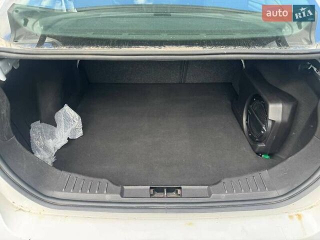 Белый Форд Фокус, объемом двигателя 0 л и пробегом 240 тыс. км за 8500 $, фото 17 на Automoto.ua