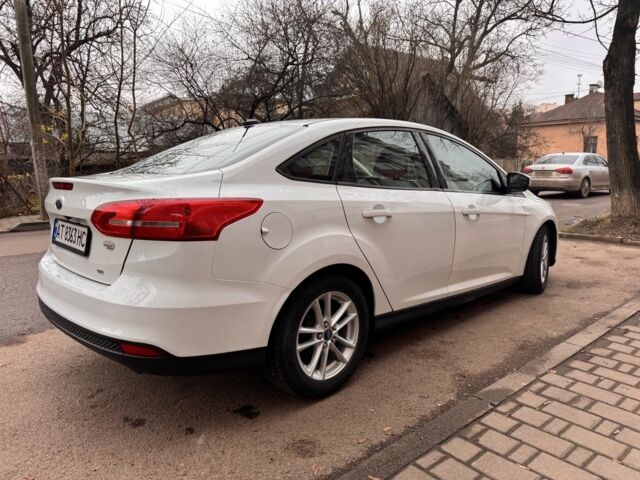 Белый Форд Фокус, объемом двигателя 2 л и пробегом 129 тыс. км за 8200 $, фото 3 на Automoto.ua