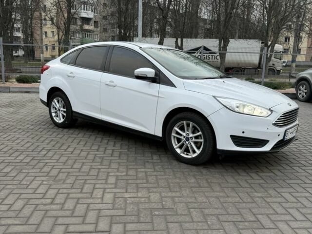 Белый Форд Фокус, объемом двигателя 2 л и пробегом 162 тыс. км за 7800 $, фото 1 на Automoto.ua