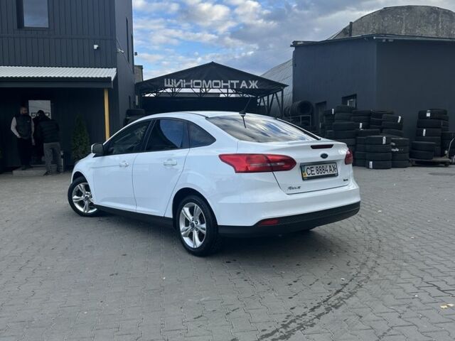 Форд Фокус 2017 в Черновцах на Automoto.ua Белый Форд Фокус, объемом двигателя 1.6 л и пробегом 61 тыс. км за 8900 $, фото 3 на Automoto.ua
