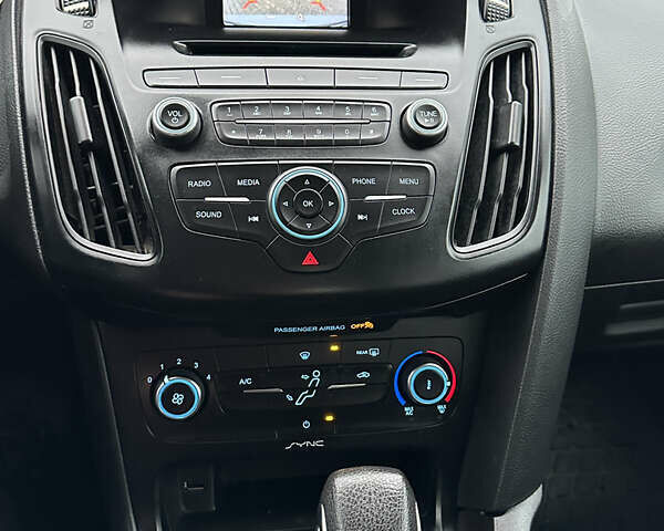 Белый Форд Фокус, объемом двигателя 2 л и пробегом 117 тыс. км за 7900 $, фото 12 на Automoto.ua