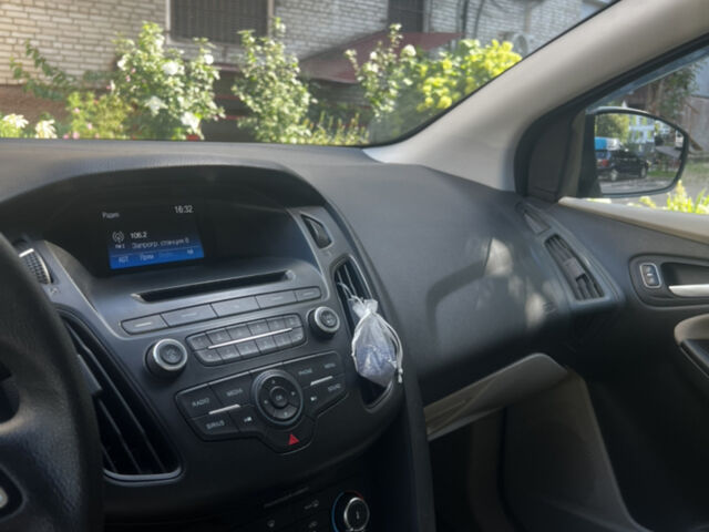 Білий Форд Фокус, об'ємом двигуна 2 л та пробігом 66 тис. км за 7500 $, фото 7 на Automoto.ua
