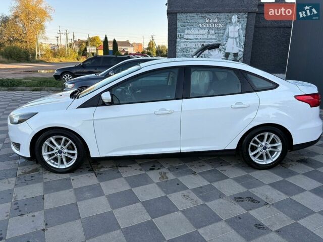 Білий Форд Фокус, об'ємом двигуна 2 л та пробігом 173 тис. км за 6500 $, фото 3 на Automoto.ua