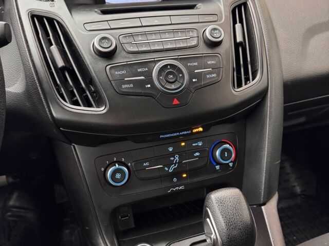 Белый Форд Фокус, объемом двигателя 2 л и пробегом 129 тыс. км за 8200 $, фото 5 на Automoto.ua