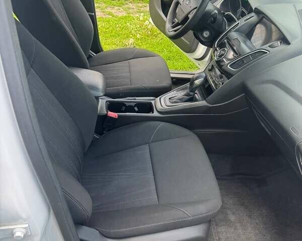 Белый Форд Фокус, объемом двигателя 0 л и пробегом 240 тыс. км за 8500 $, фото 12 на Automoto.ua