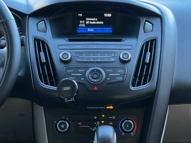 Белый Форд Фокус, объемом двигателя 2 л и пробегом 196 тыс. км за 9700 $, фото 15 на Automoto.ua