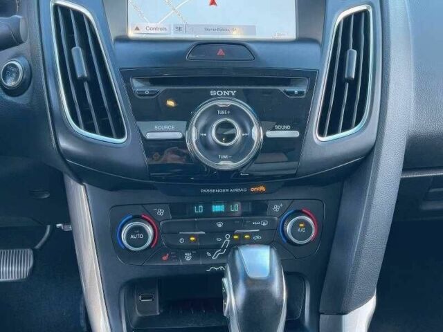 Білий Форд Фокус, об'ємом двигуна 2 л та пробігом 71 тис. км за 7500 $, фото 6 на Automoto.ua