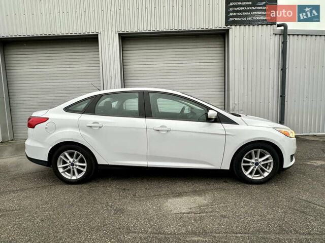 Белый Форд Фокус, объемом двигателя 2 л и пробегом 137 тыс. км за 8700 $, фото 3 на Automoto.ua