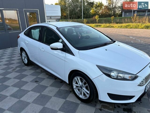Білий Форд Фокус, об'ємом двигуна 2 л та пробігом 173 тис. км за 6500 $, фото 5 на Automoto.ua