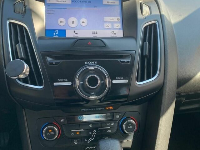 Белый Форд Фокус, объемом двигателя 2 л и пробегом 240 тыс. км за 7000 $, фото 1 на Automoto.ua