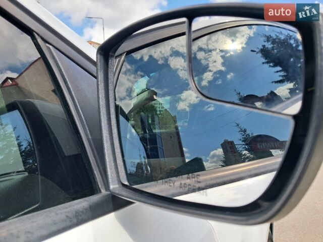 Белый Форд Фокус, объемом двигателя 2 л и пробегом 178 тыс. км за 9250 $, фото 131 на Automoto.ua