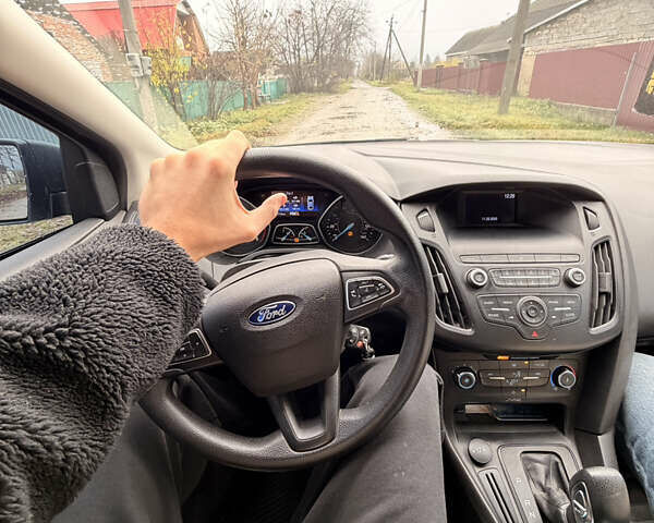 Белый Форд Фокус, объемом двигателя 2 л и пробегом 139 тыс. км за 8500 $, фото 12 на Automoto.ua