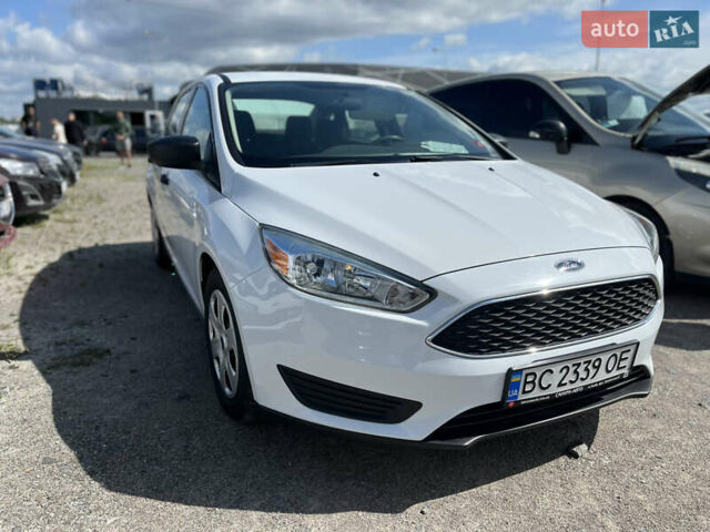 Белый Форд Фокус, объемом двигателя 2 л и пробегом 187 тыс. км за 9300 $, фото 1 на Automoto.ua