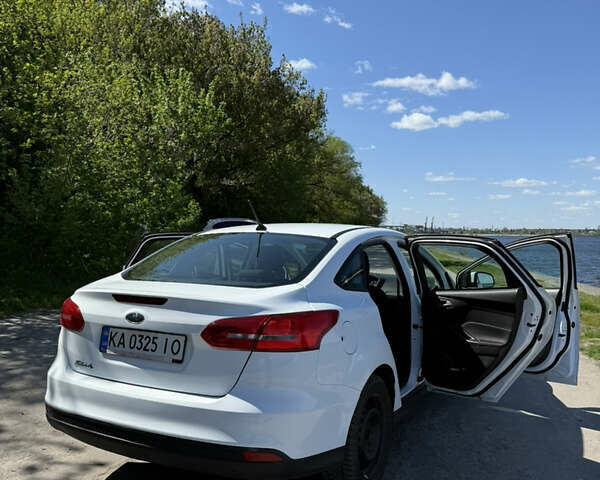 Білий Форд Фокус, об'ємом двигуна 1.6 л та пробігом 101 тис. км за 9000 $, фото 1 на Automoto.ua