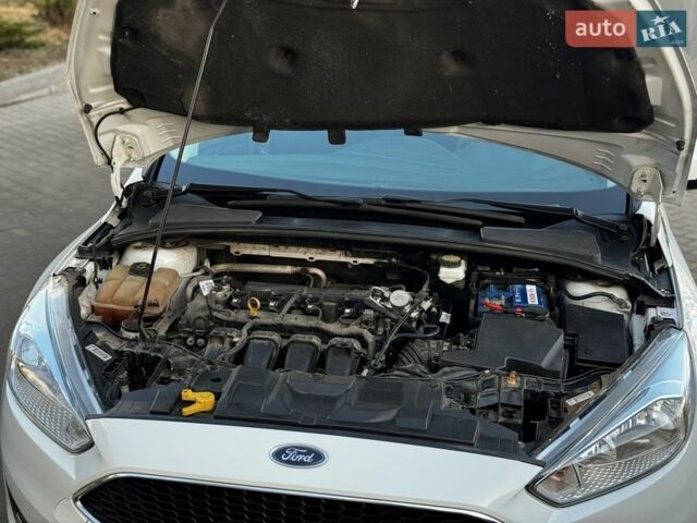 Белый Форд Фокус, объемом двигателя 2 л и пробегом 70 тыс. км за 9500 $, фото 16 на Automoto.ua