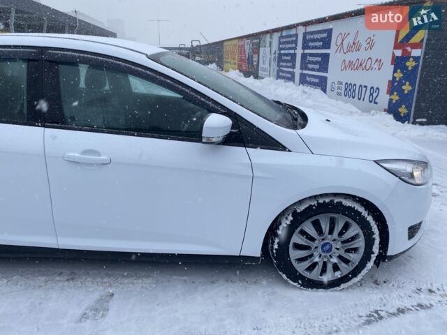 Белый Форд Фокус, объемом двигателя 1.6 л и пробегом 91 тыс. км за 9500 $, фото 3 на Automoto.ua