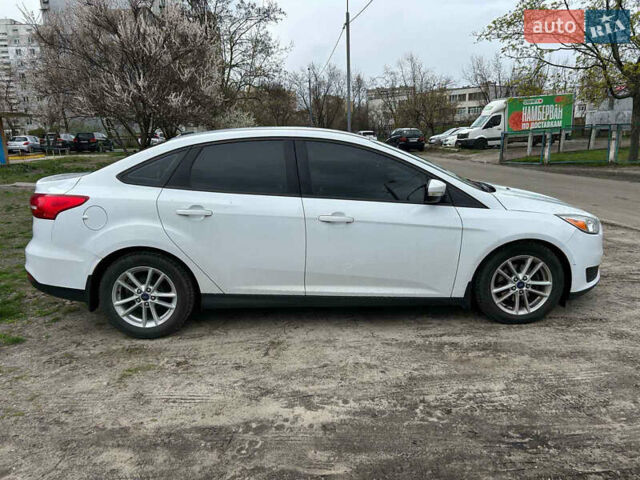 Білий Форд Фокус, об'ємом двигуна 2 л та пробігом 127 тис. км за 10000 $, фото 4 на Automoto.ua