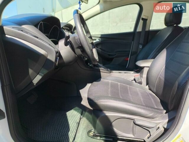 Белый Форд Фокус, объемом двигателя 2 л и пробегом 128 тыс. км за 8699 $, фото 8 на Automoto.ua