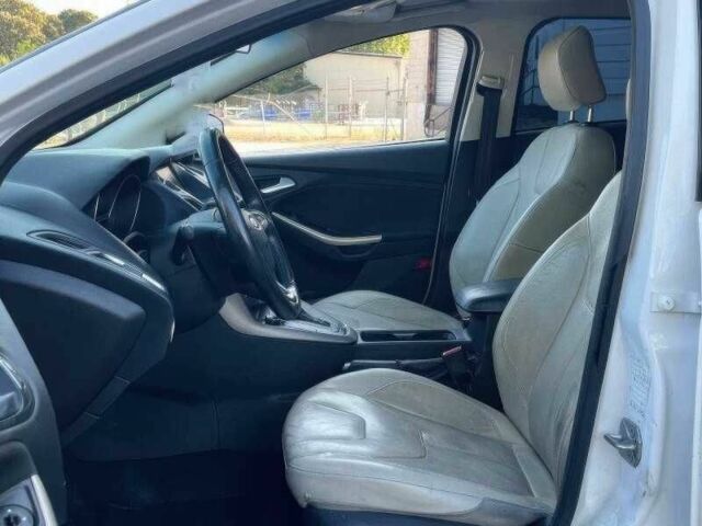 Білий Форд Фокус, об'ємом двигуна 2 л та пробігом 71 тис. км за 7500 $, фото 5 на Automoto.ua