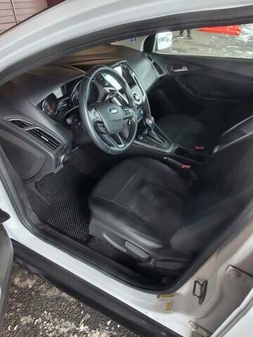 Білий Форд Фокус, об'ємом двигуна 2 л та пробігом 126 тис. км за 10900 $, фото 7 на Automoto.ua