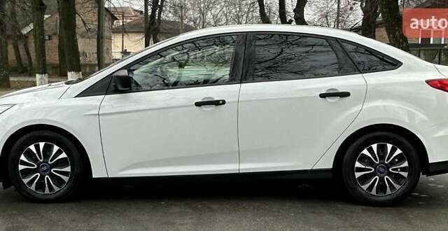 Белый Форд Фокус, объемом двигателя 2 л и пробегом 186 тыс. км за 8900 $, фото 5 на Automoto.ua