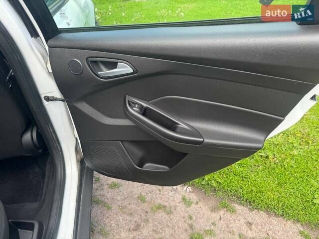 Белый Форд Фокус, объемом двигателя 0 л и пробегом 240 тыс. км за 8500 $, фото 25 на Automoto.ua