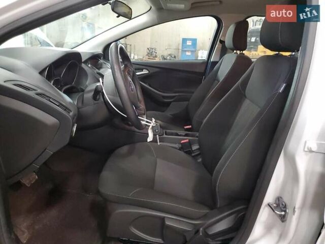 Білий Форд Фокус, об'ємом двигуна 2 л та пробігом 78 тис. км за 1400 $, фото 6 на Automoto.ua