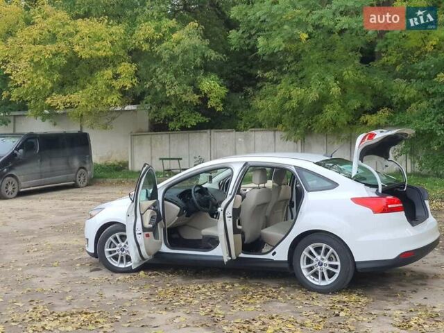 Белый Форд Фокус, объемом двигателя 1 л и пробегом 240 тыс. км за 8300 $, фото 34 на Automoto.ua