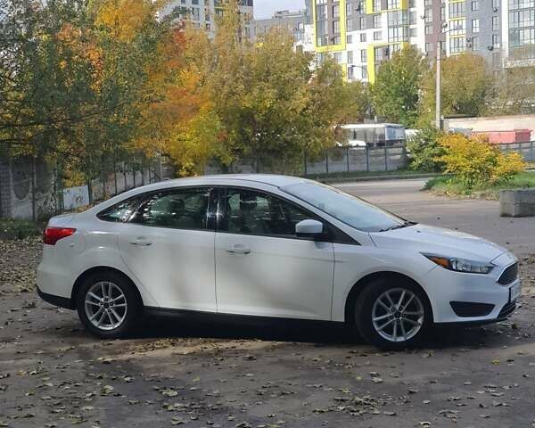 Белый Форд Фокус, объемом двигателя 1 л и пробегом 240 тыс. км за 8300 $, фото 8 на Automoto.ua