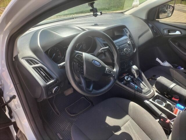 Белый Форд Фокус, объемом двигателя 2 л и пробегом 123 тыс. км за 9100 $, фото 7 на Automoto.ua