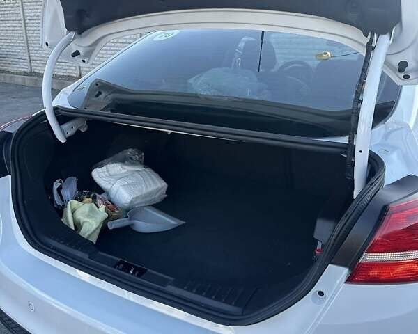 Белый Форд Фокус, объемом двигателя 2 л и пробегом 140 тыс. км за 9900 $, фото 3 на Automoto.ua