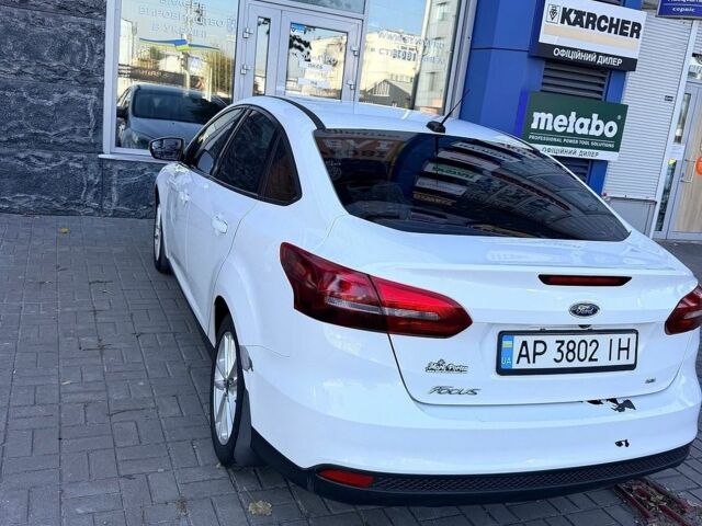 Белый Форд Фокус, объемом двигателя 2 л и пробегом 185 тыс. км за 8000 $, фото 3 на Automoto.ua