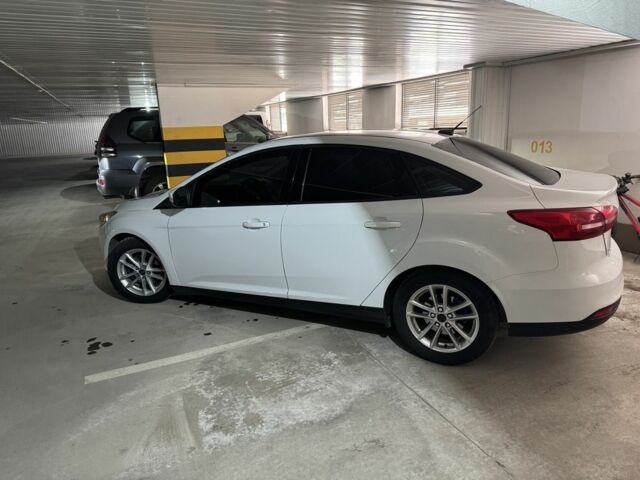 Белый Форд Фокус, объемом двигателя 1 л и пробегом 88 тыс. км за 10600 $, фото 5 на Automoto.ua