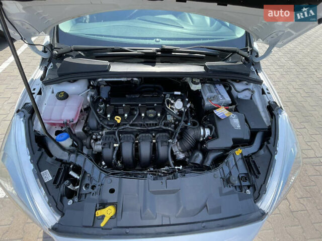 Білий Форд Фокус, об'ємом двигуна 2 л та пробігом 85 тис. км за 9500 $, фото 11 на Automoto.ua
