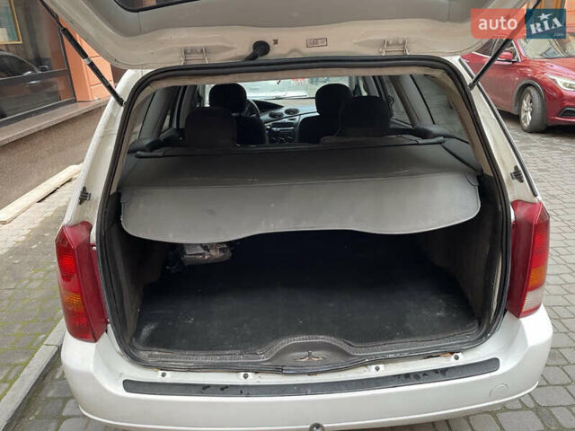Белый Форд Фокус, объемом двигателя 1.82 л и пробегом 391 тыс. км за 2500 $, фото 13 на Automoto.ua