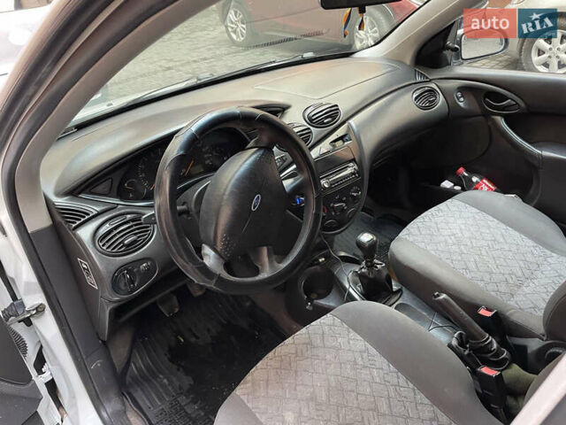 Белый Форд Фокус, объемом двигателя 1.82 л и пробегом 391 тыс. км за 2500 $, фото 12 на Automoto.ua