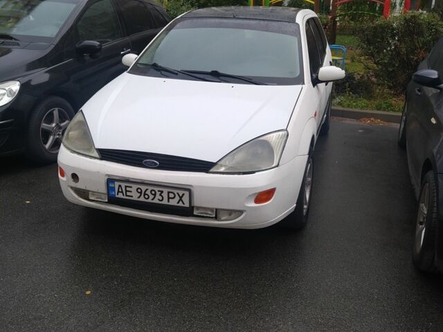 Белый Форд Фокус, объемом двигателя 1.8 л и пробегом 300 тыс. км за 2100 $, фото 1 на Automoto.ua