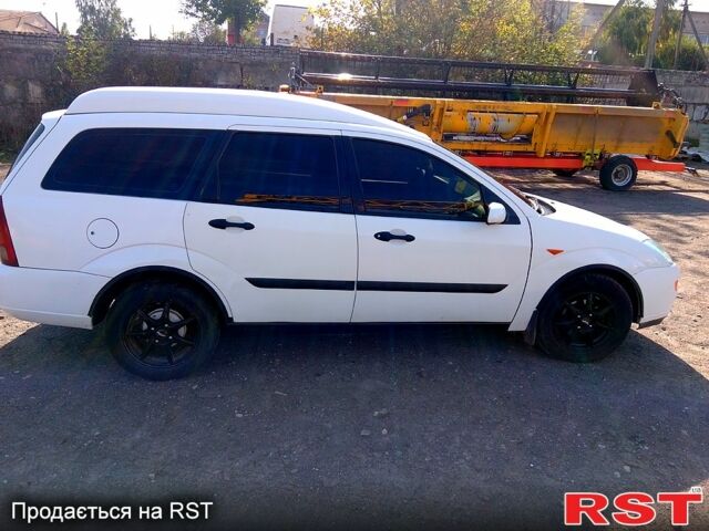 Белый Форд Фокус, объемом двигателя 1.8 л и пробегом 370 тыс. км за 3500 $, фото 2 на Automoto.ua