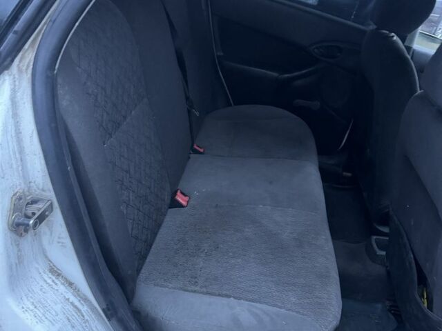 Белый Форд Фокус, объемом двигателя 0 л и пробегом 200 тыс. км за 680 $, фото 7 на Automoto.ua