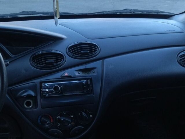 Белый Форд Фокус, объемом двигателя 1 л и пробегом 310 тыс. км за 3150 $, фото 3 на Automoto.ua