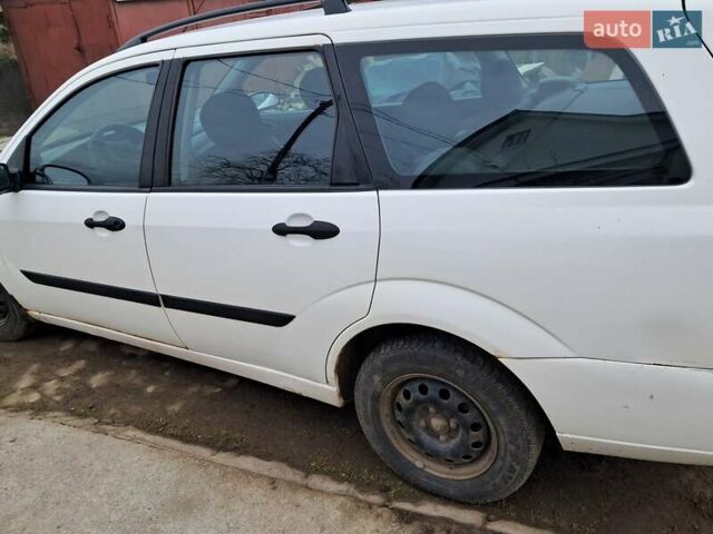 Белый Форд Фокус, объемом двигателя 1.75 л и пробегом 500 тыс. км за 3000 $, фото 3 на Automoto.ua