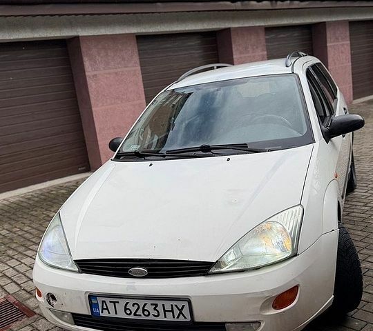 Белый Форд Фокус, объемом двигателя 1.75 л и пробегом 400 тыс. км за 1500 $, фото 2 на Automoto.ua